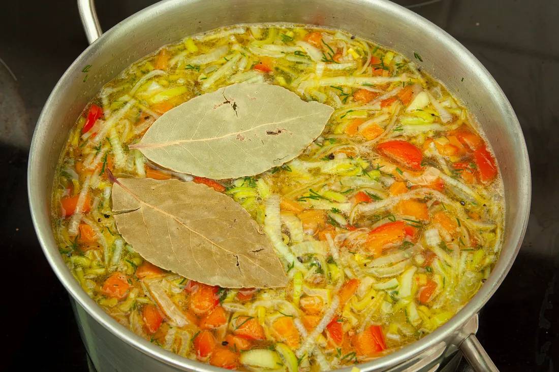 Добавить лавровый лист