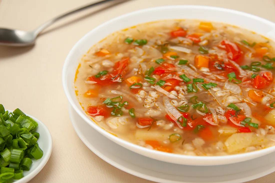 Картофельный (овощной) суп с перловкой