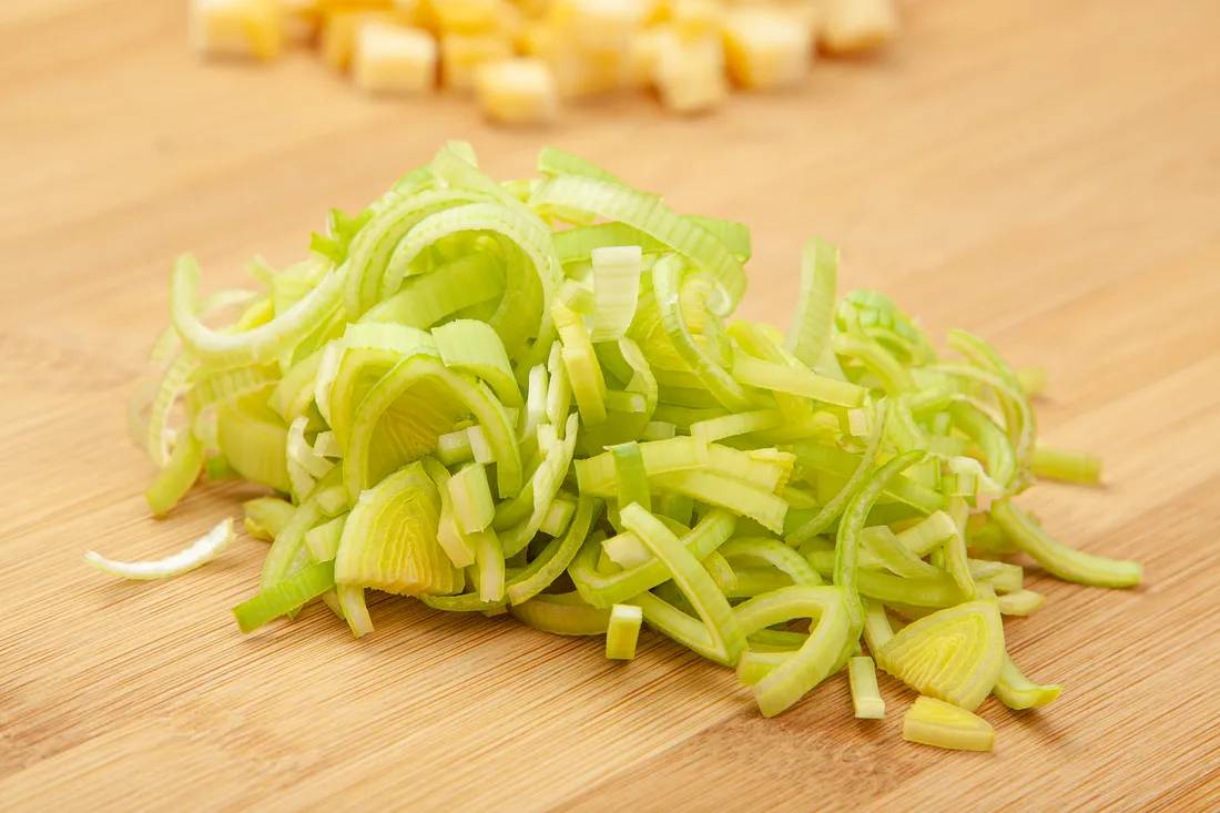 Лук-порей нашинковать