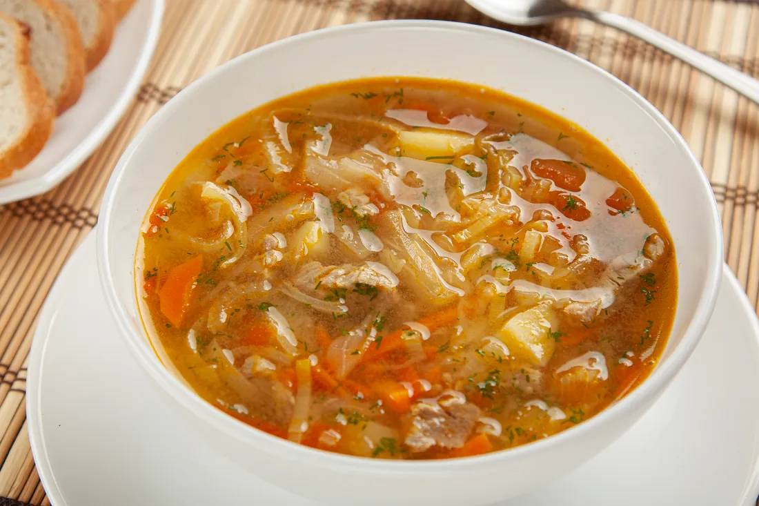 Щи из квашеной капусты с картофелем