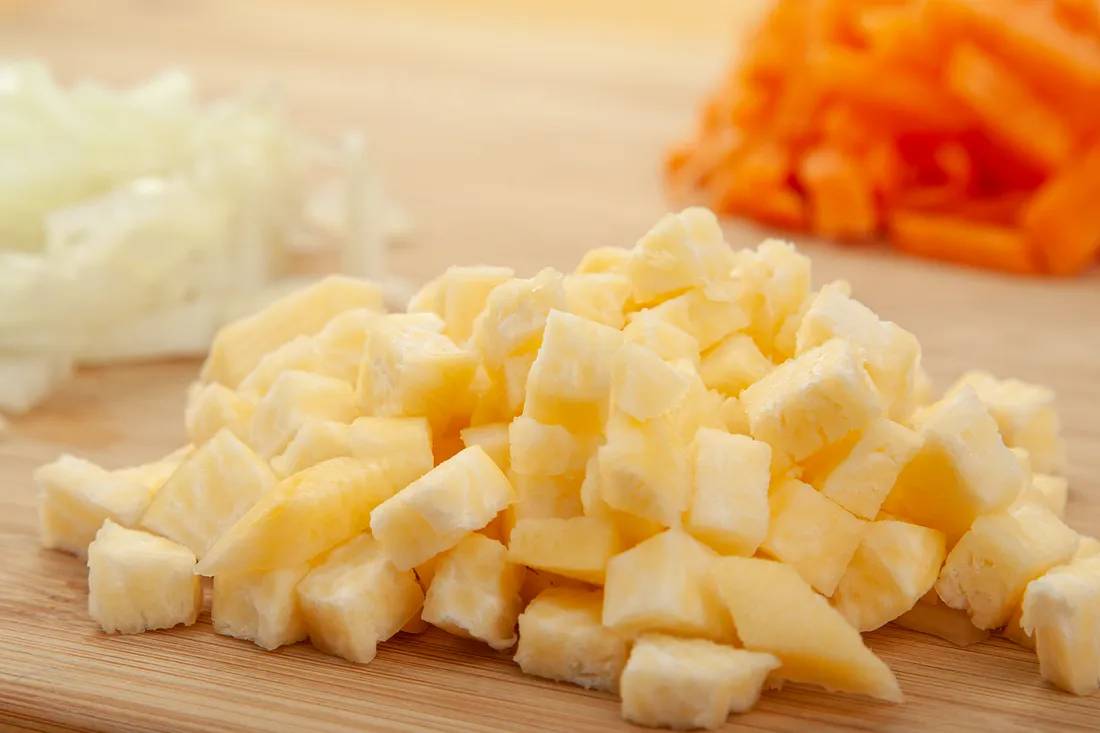 Репу нарезать кубиками